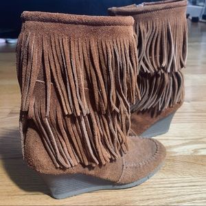 Minnetonka Fringe Suede Heel Booties
